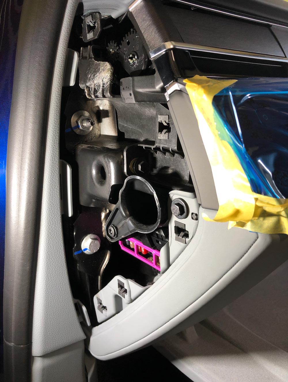 Audi A8 E2FIT DVD 取付マニュアル 説明書