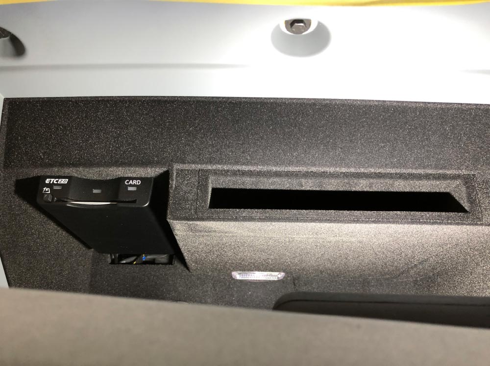 Audi A8 E2FIT DVD 取付マニュアル 説明書