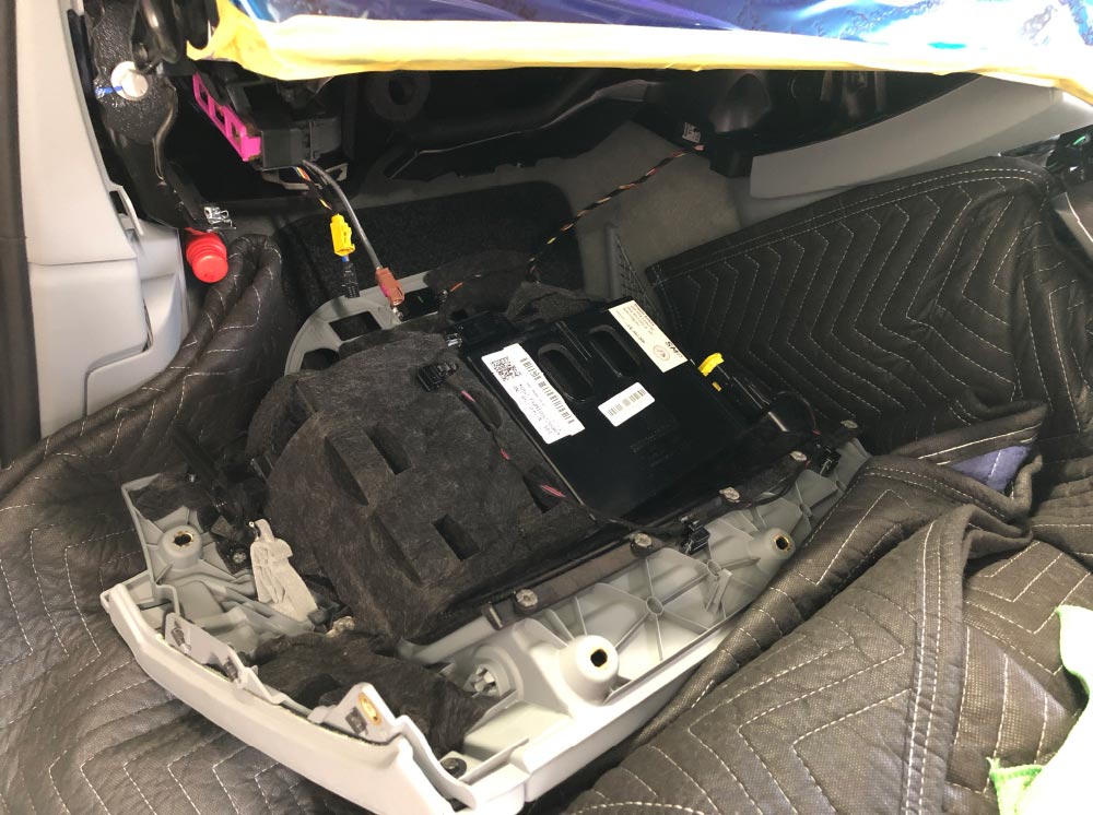 Audi A8 E2FIT DVD 取付マニュアル 説明書
