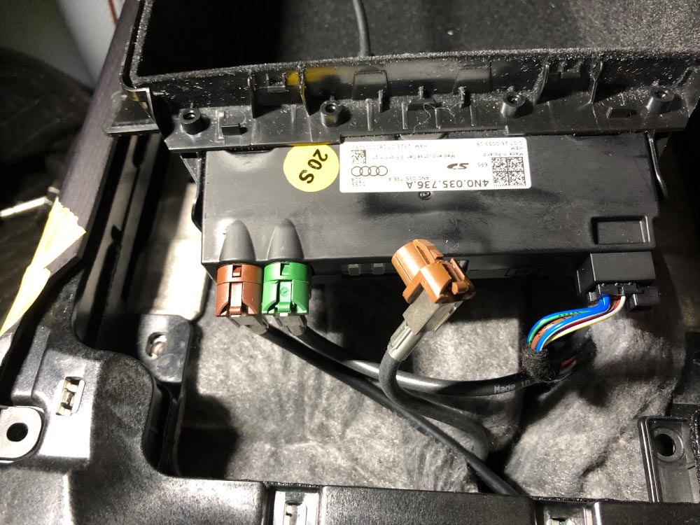 Audi A8 E2FIT DVD 取付マニュアル 説明書