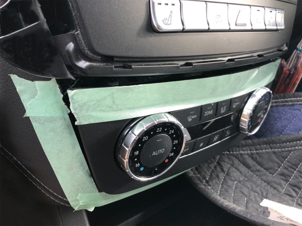 ベンツ H/W テレビキャンセラー E2TV GLEクラス W166 / GLEクラスクーペ C292 / MLクラス W166メインユニット取り外しマニュアル 説明書